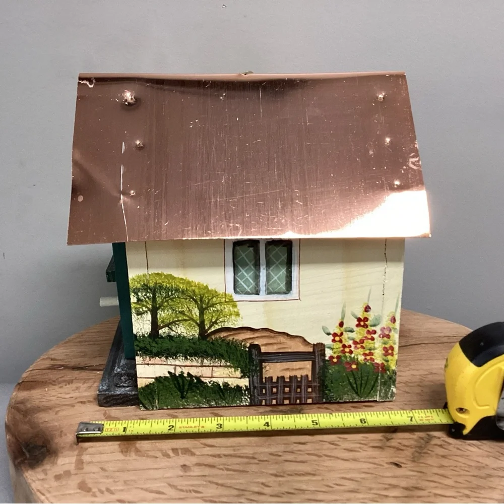 🟡 Hand Painted - Copper Roofed - Birdhouse - Excellent Condition - Unique Design - Picture 10 of 13